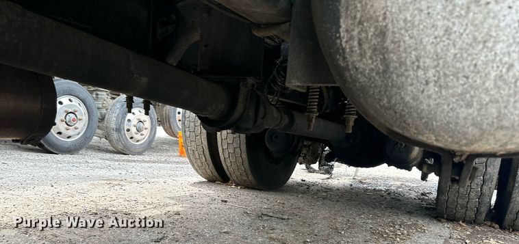 image for item DO5161 2013 International WorkStar 7300  oil distributor truck