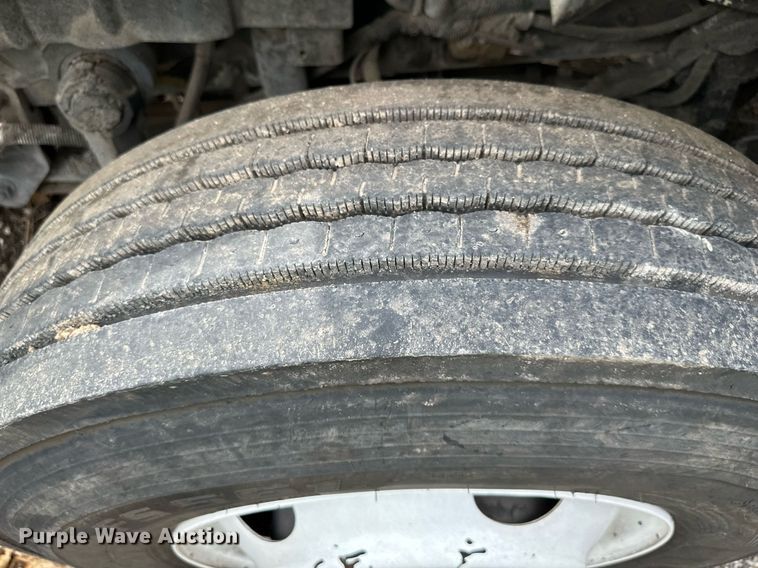 image for item DO5161 2013 International WorkStar 7300  oil distributor truck