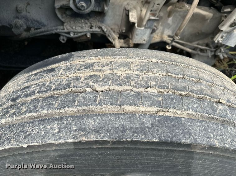 image for item DO5161 2013 International WorkStar 7300  oil distributor truck