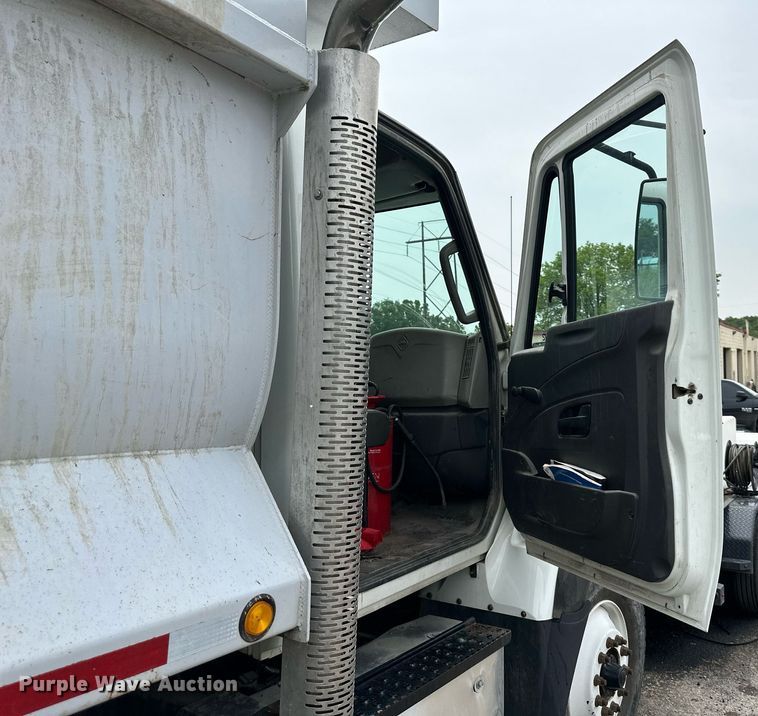 image for item DO5162 2015 International WorkStar 7400  dump truck