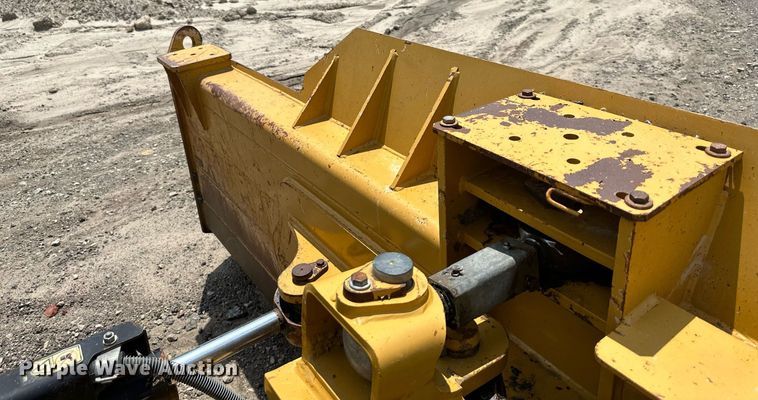 image for item DO5166 2012 Caterpillar D6N LGP  dozer
