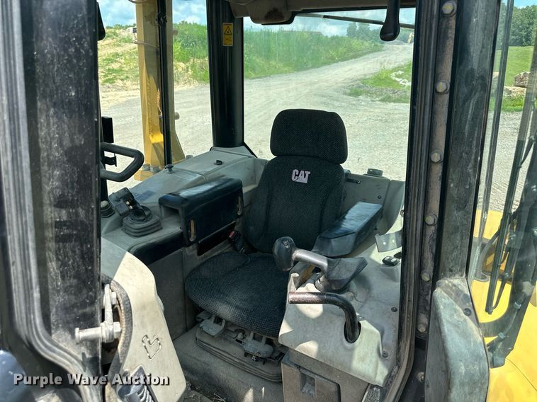 image for item DO5166 2012 Caterpillar D6N LGP  dozer