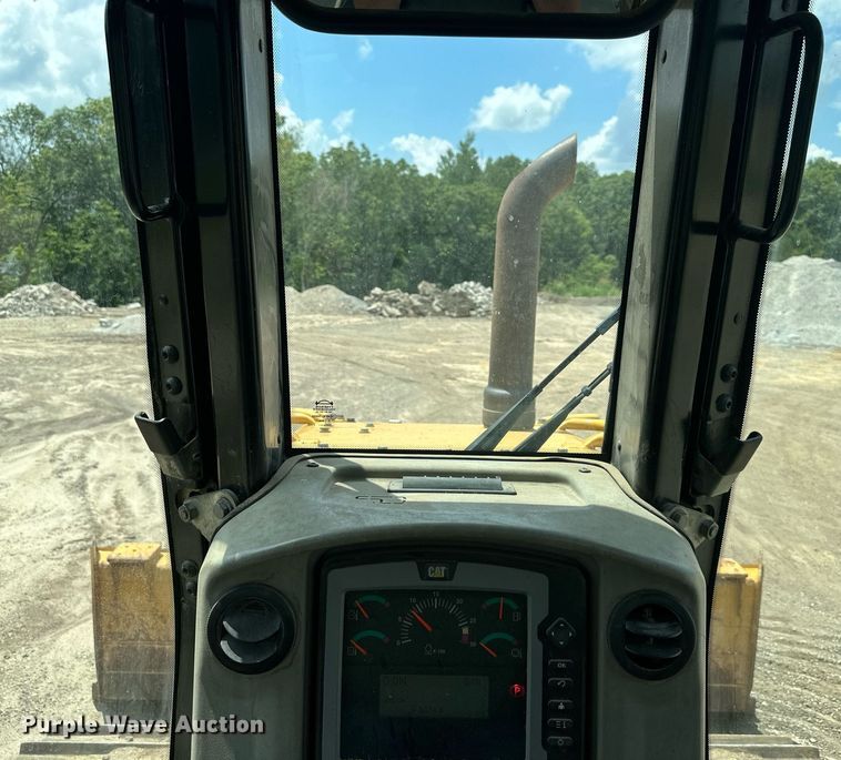 image for item DO5166 2012 Caterpillar D6N LGP  dozer