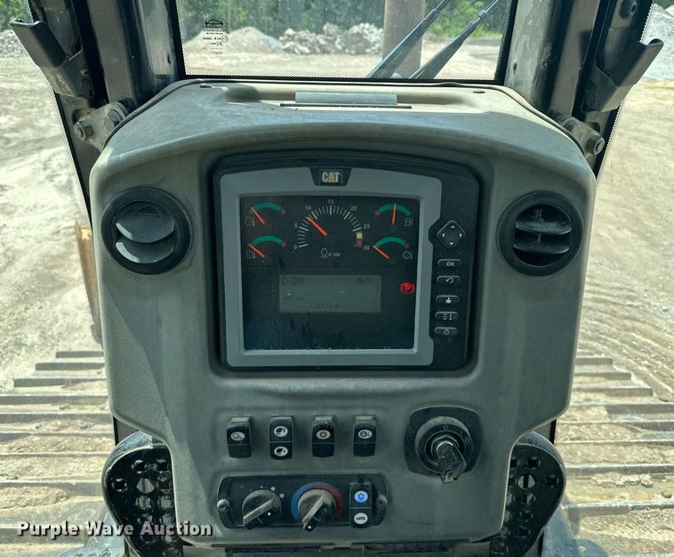 image for item DO5166 2012 Caterpillar D6N LGP  dozer