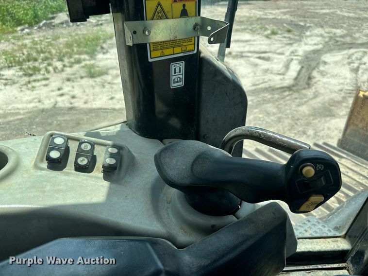 image for item DO5166 2012 Caterpillar D6N LGP  dozer