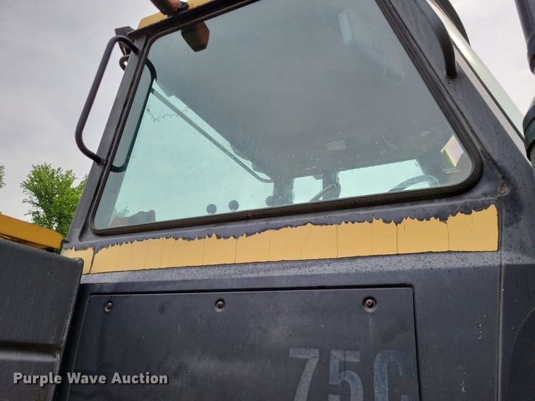 image for item DP5190 1993 Caterpillar Challenger 75C  tractor