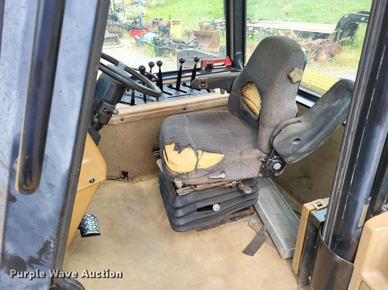 image for item DP5190 1993 Caterpillar Challenger 75C  tractor