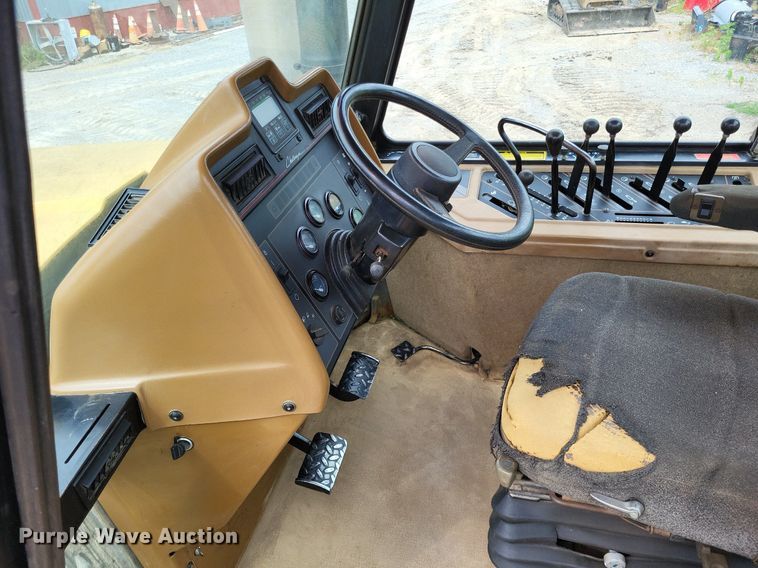 image for item DP5190 1993 Caterpillar Challenger 75C  tractor