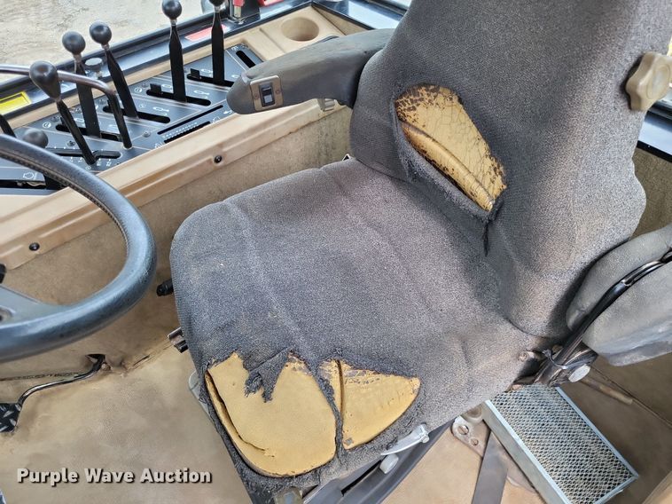 image for item DP5190 1993 Caterpillar Challenger 75C  tractor