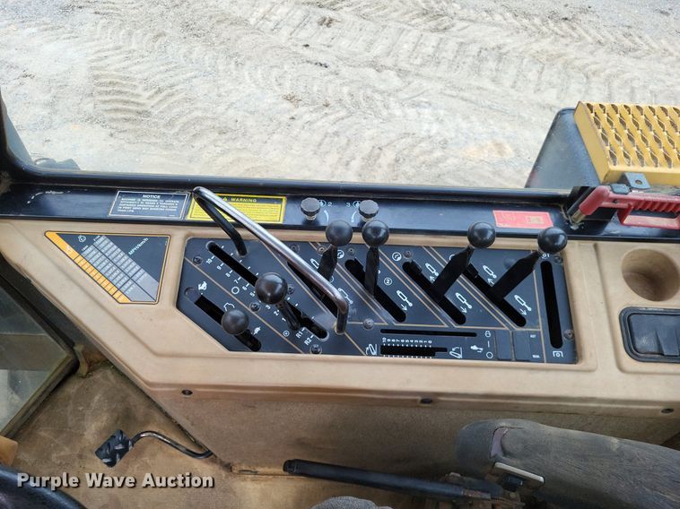 image for item DP5190 1993 Caterpillar Challenger 75C  tractor