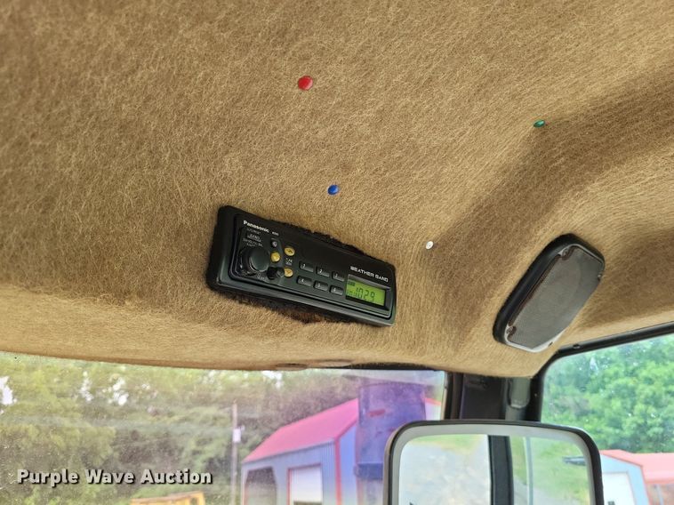 image for item DP5190 1993 Caterpillar Challenger 75C  tractor