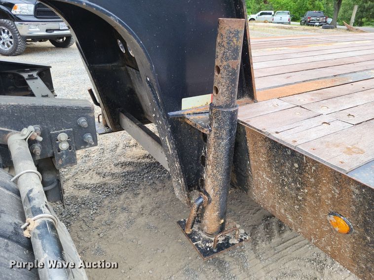 image for item DP5195 2008 Etnyre  equipment trailer