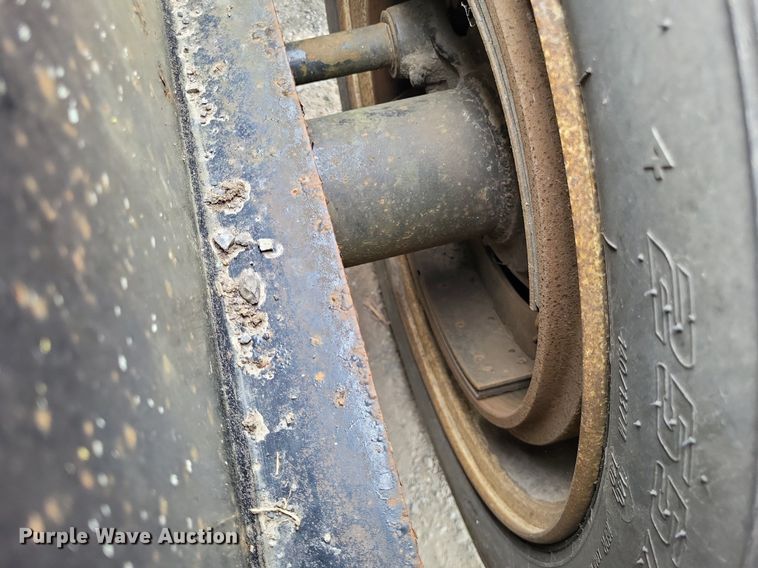 image for item DP5195 2008 Etnyre  equipment trailer