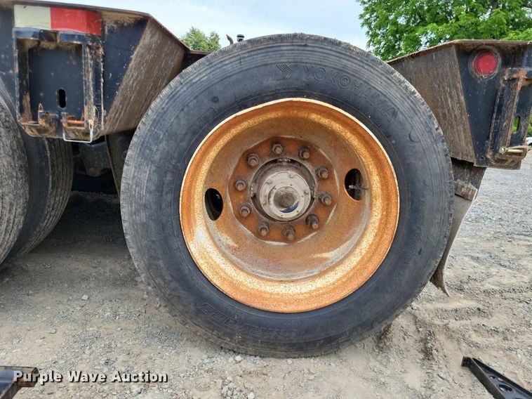 image for item DP5195 2008 Etnyre  equipment trailer