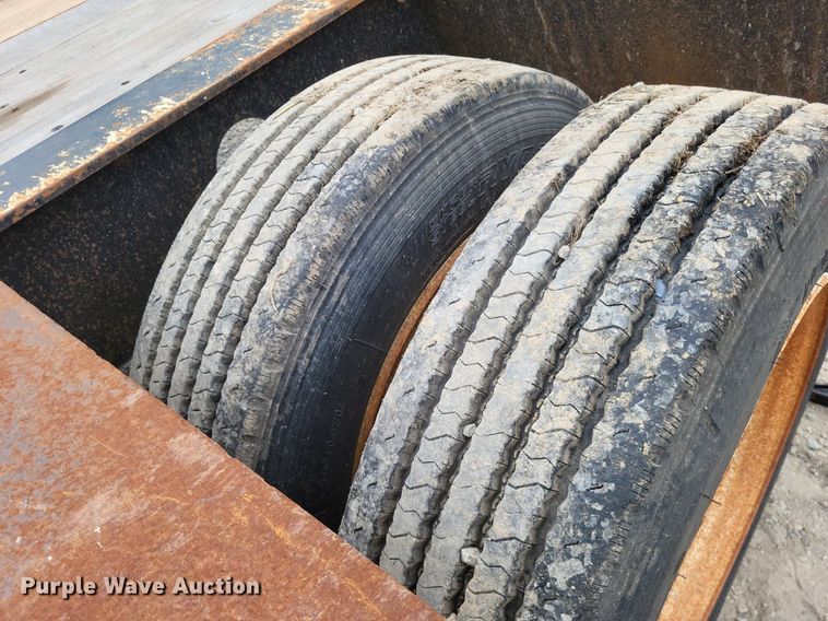 image for item DP5195 2008 Etnyre  equipment trailer