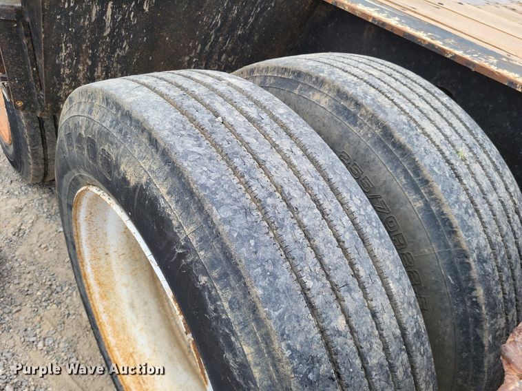 image for item DP5195 2008 Etnyre  equipment trailer