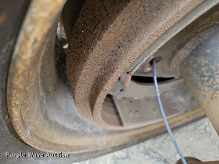 image for item DP5195 2008 Etnyre  equipment trailer