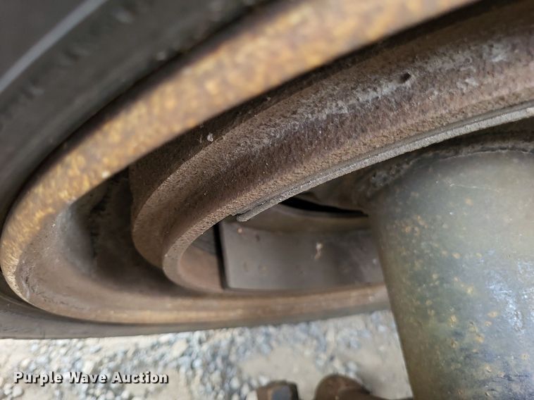 image for item DP5195 2008 Etnyre  equipment trailer