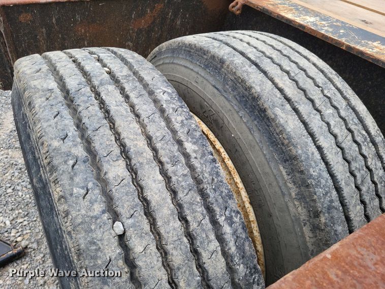 image for item DP5195 2008 Etnyre  equipment trailer