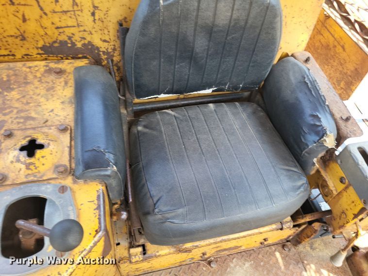 image for item DP5202 1975 Caterpillar D7G  dozer