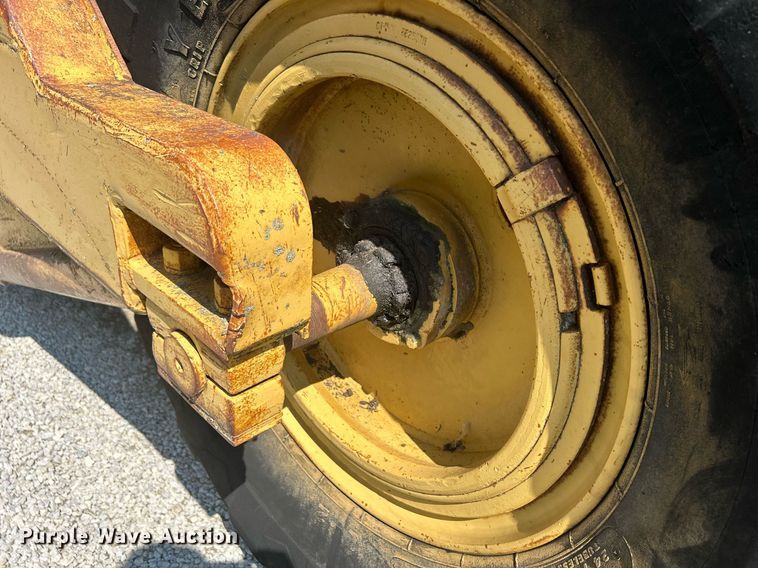 image for item DQ0837 Caterpillar 435  scraper