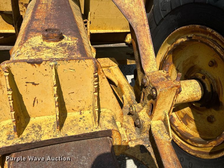 image for item DQ0837 Caterpillar 435  scraper