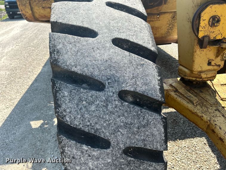 image for item DQ0837 Caterpillar 435  scraper