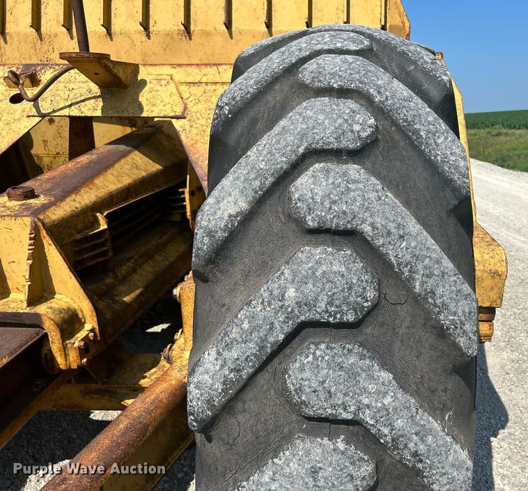 image for item DQ0837 Caterpillar 435  scraper