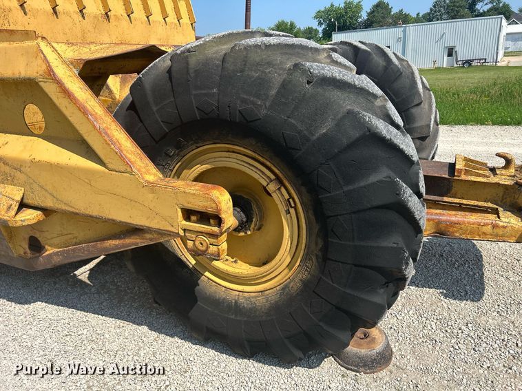 image for item DQ0837 Caterpillar 435  scraper