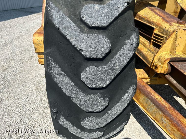 image for item DQ0837 Caterpillar 435  scraper