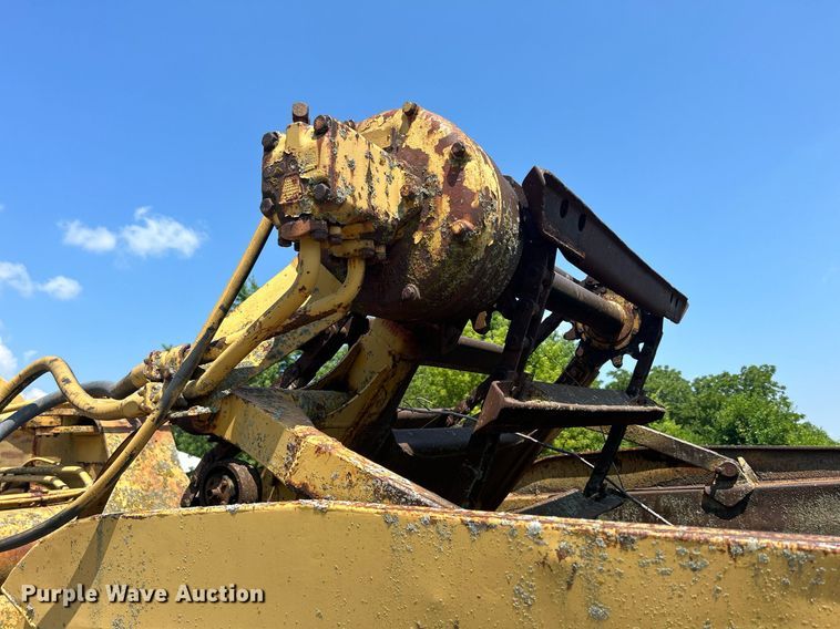 image for item DQ0838 1973 Caterpillar 613  elevating scraper