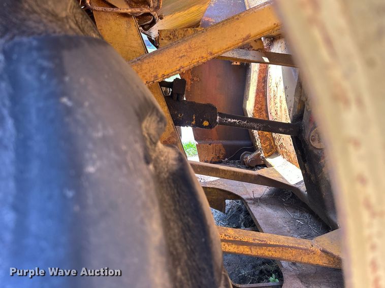 image for item DQ0838 1973 Caterpillar 613  elevating scraper