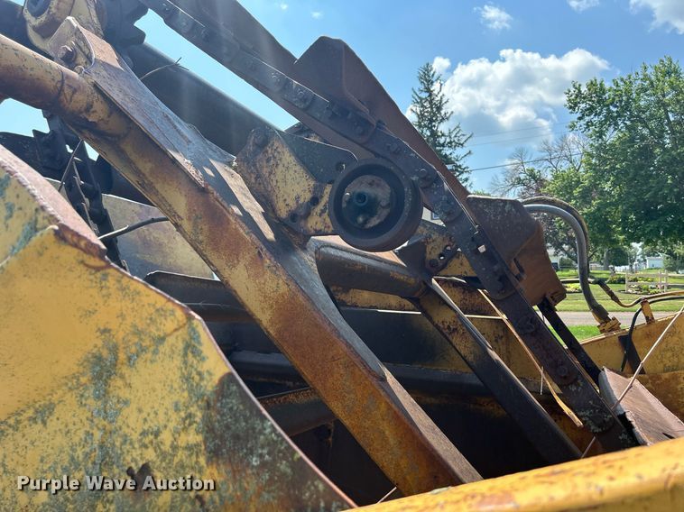 image for item DQ0838 1973 Caterpillar 613  elevating scraper