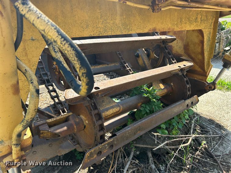 image for item DQ0838 1973 Caterpillar 613  elevating scraper