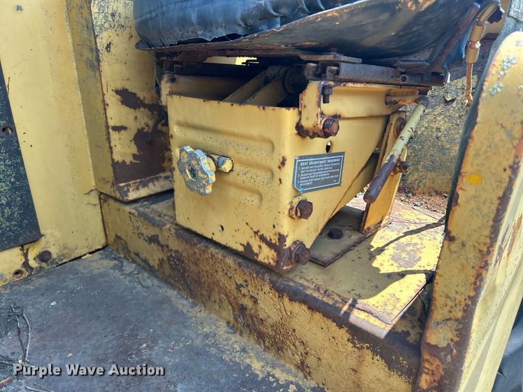 image for item DQ0838 1973 Caterpillar 613  elevating scraper