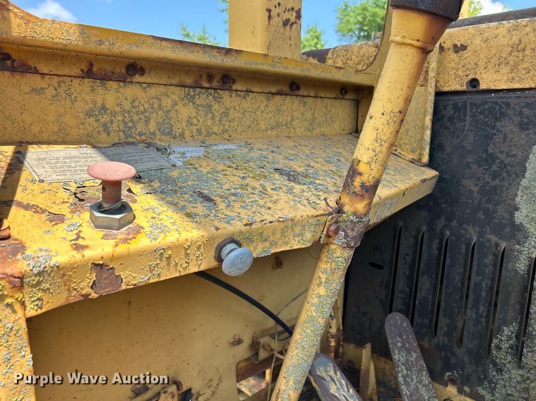 image for item DQ0838 1973 Caterpillar 613  elevating scraper
