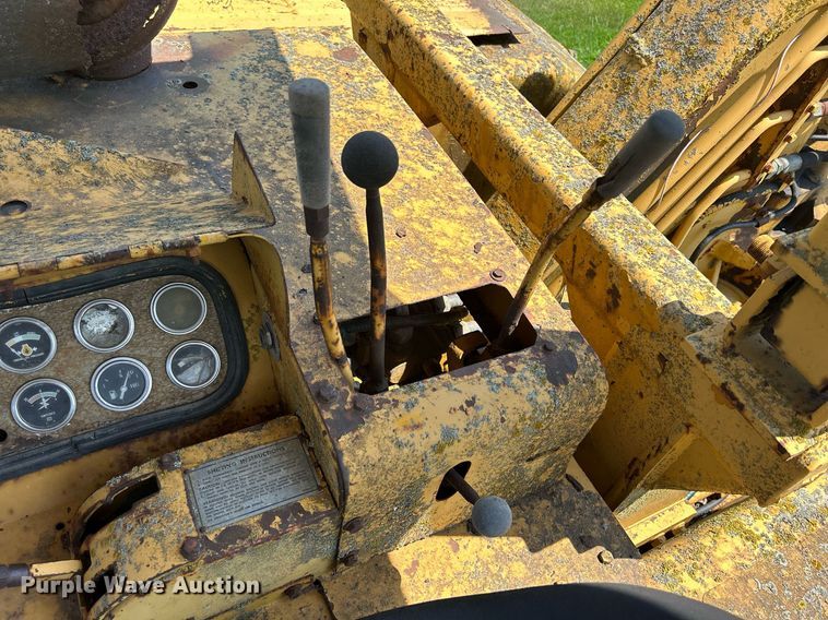 image for item DQ0838 1973 Caterpillar 613  elevating scraper