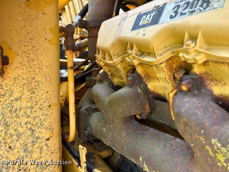 image for item DQ0838 1973 Caterpillar 613  elevating scraper