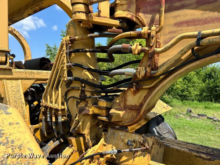 image for item DQ0838 1973 Caterpillar 613  elevating scraper