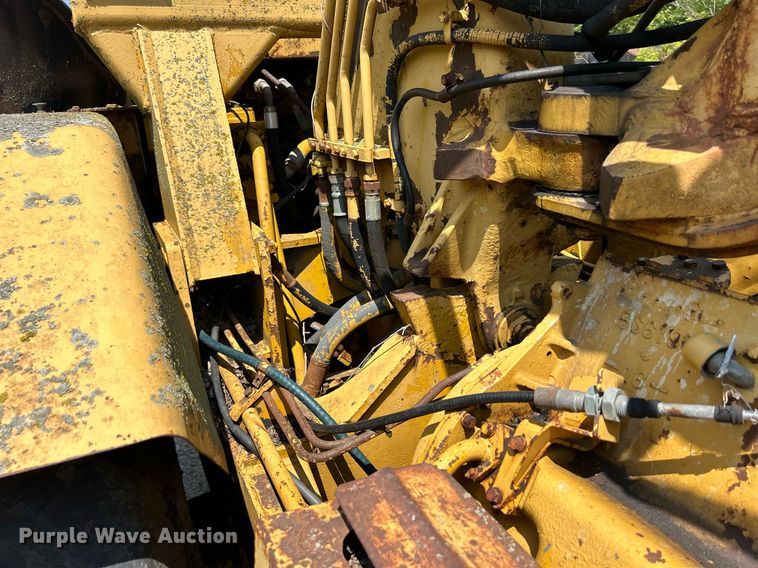 image for item DQ0838 1973 Caterpillar 613  elevating scraper