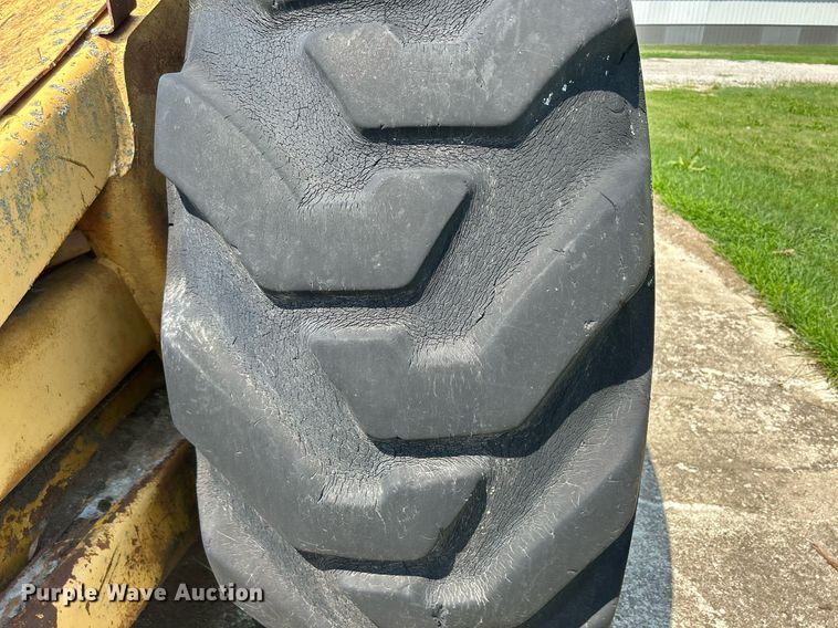 image for item DQ0838 1973 Caterpillar 613  elevating scraper