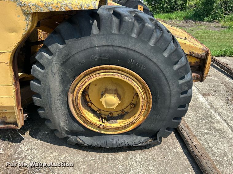 image for item DQ0838 1973 Caterpillar 613  elevating scraper