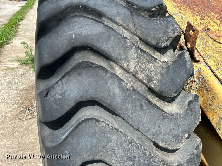 image for item DQ0838 1973 Caterpillar 613  elevating scraper