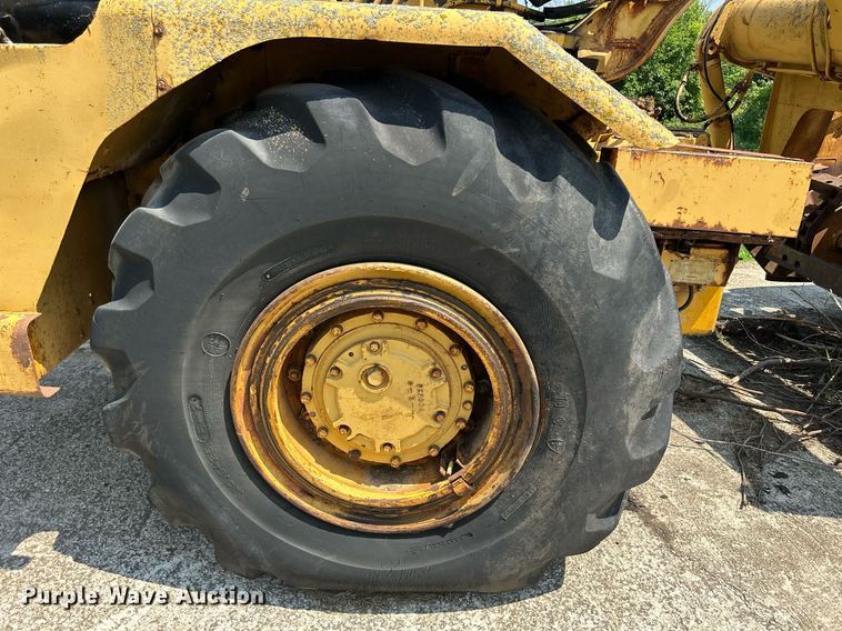 image for item DQ0838 1973 Caterpillar 613  elevating scraper