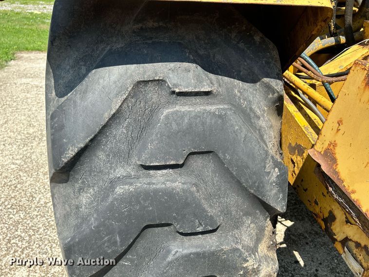 image for item DQ0838 1973 Caterpillar 613  elevating scraper