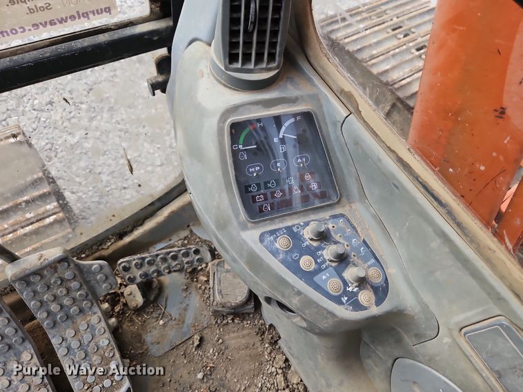 image for item DQ1790 1997 Hitachi EX200LC-5  excavator