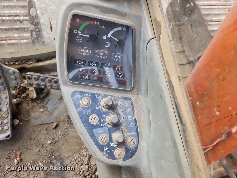 image for item DQ1790 1997 Hitachi EX200LC-5  excavator