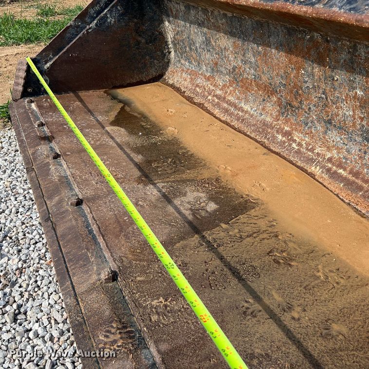 image for item DQ2114 2016 Takeuchi TL10  tracked skid steer loader