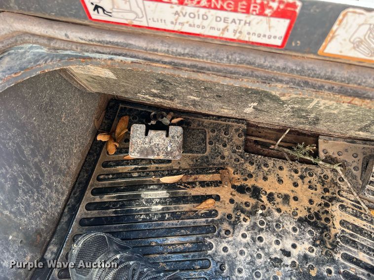 image for item DQ2114 2016 Takeuchi TL10  tracked skid steer loader