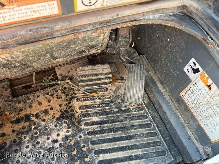 image for item DQ2114 2016 Takeuchi TL10  tracked skid steer loader